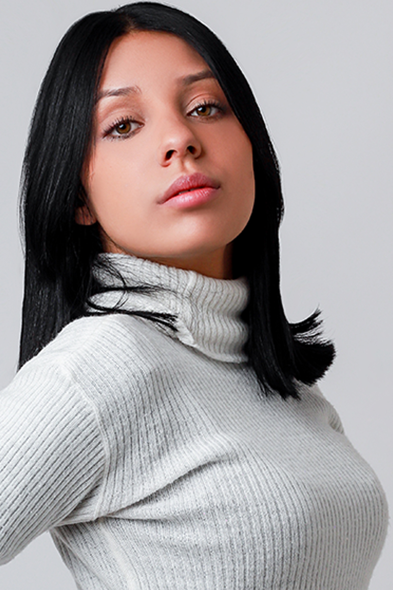 Camila Oliveira – UPPER Model